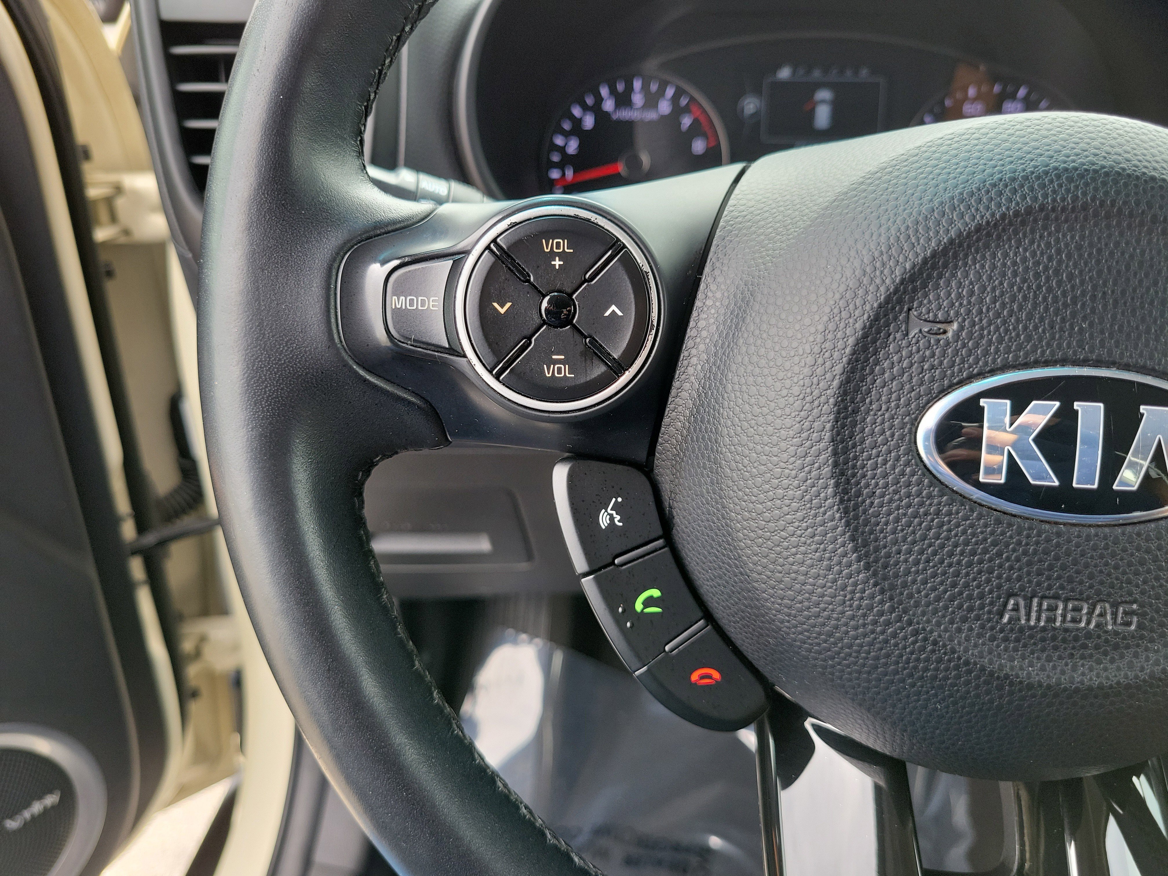 Used 2016 Kia Soul ! w/ Premium Package FWD image 26