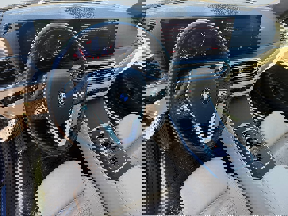 Used 2024 BMW 330i Sedan w/ Convenience Package image 15