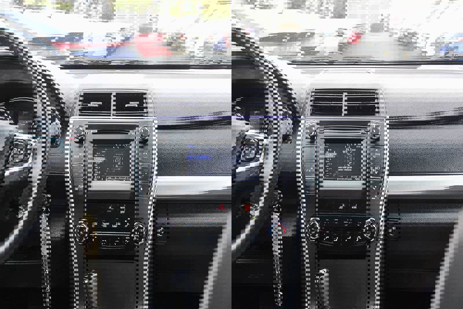 Used 2015 Toyota Camry SE FWD image 18