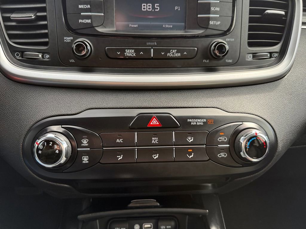 Used 2017 Kia Sorento FWD image 23