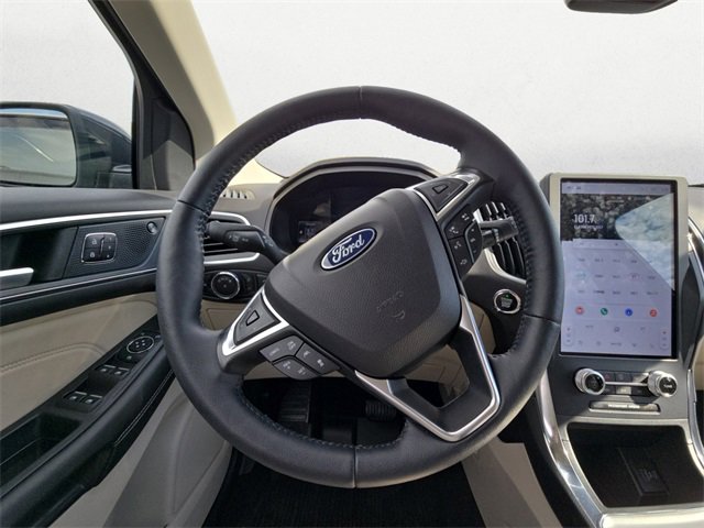 Used 2024 Ford Edge Titanium image 12