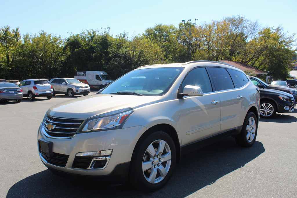Used 2016 Chevrolet Traverse LT w/ Traveler's Package