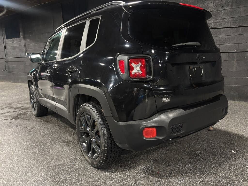 Used 2017 Jeep Renegade Altitude AWD/4WD image 3