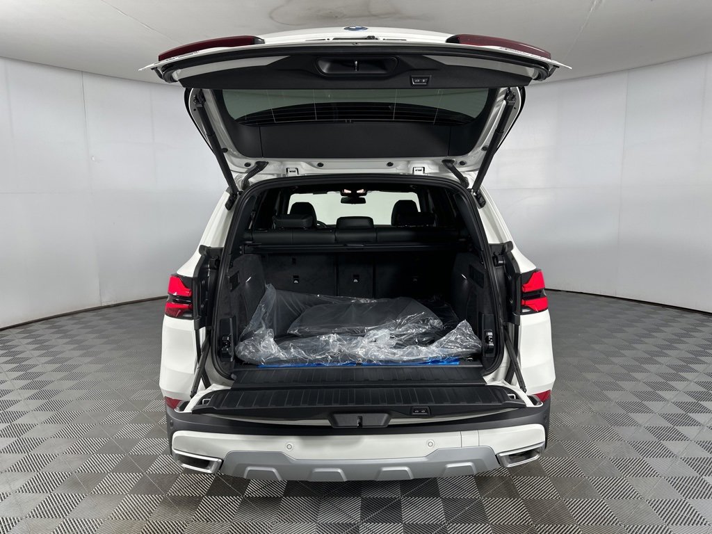 New 2026 BMW X5 xDrive50e w/ Premium Package image 22
