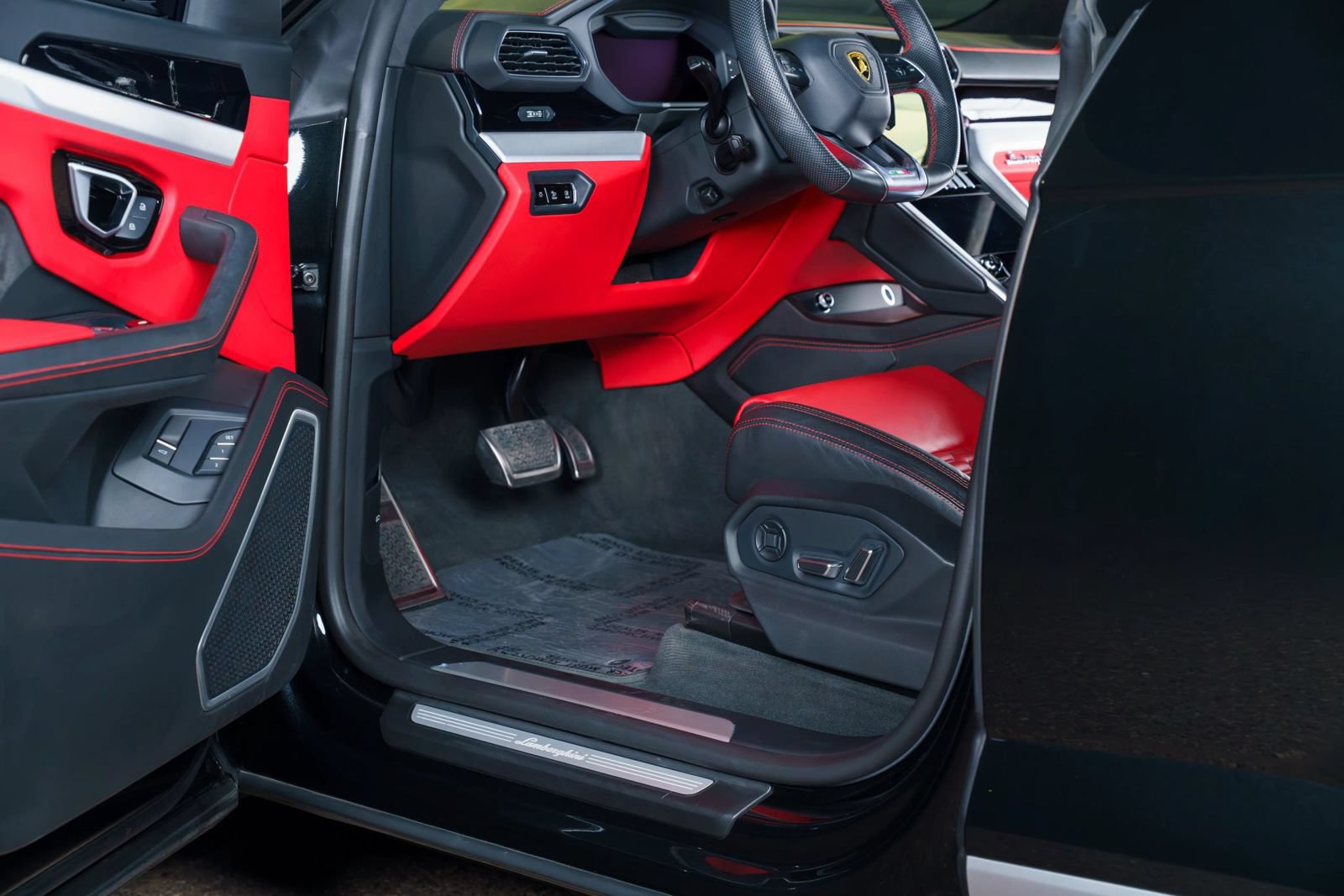Used 2021 Lamborghini Urus AWD/4WD image 61