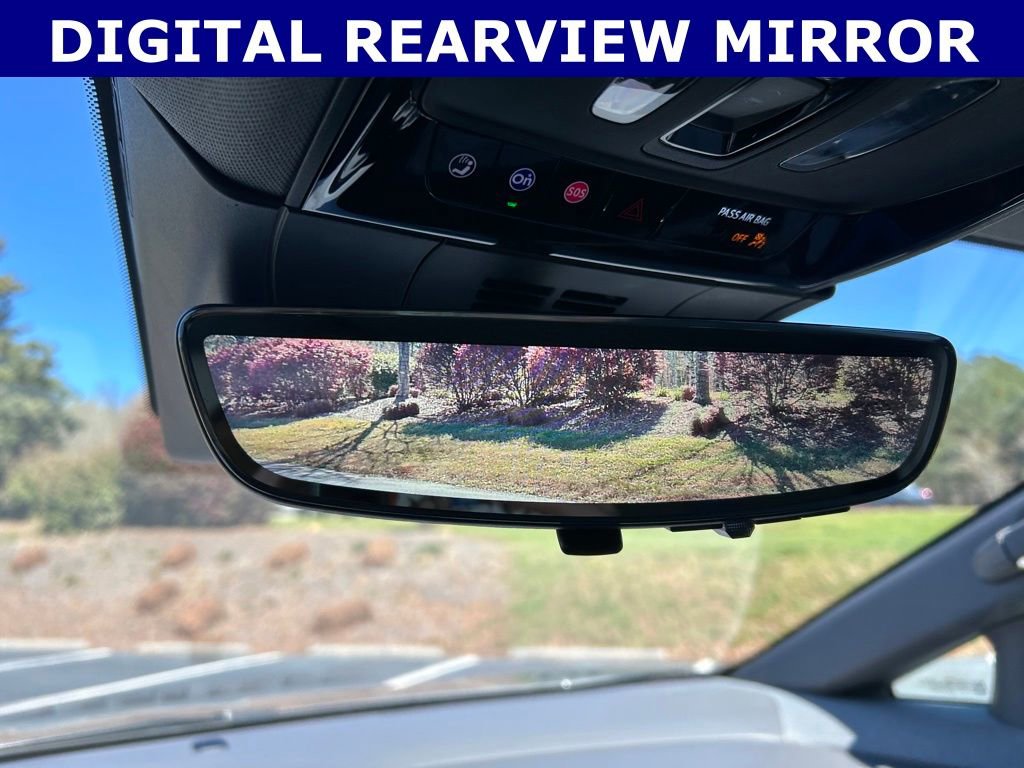 Used 2025 Cadillac Optiq Luxury 1 AWD/4WD image 15