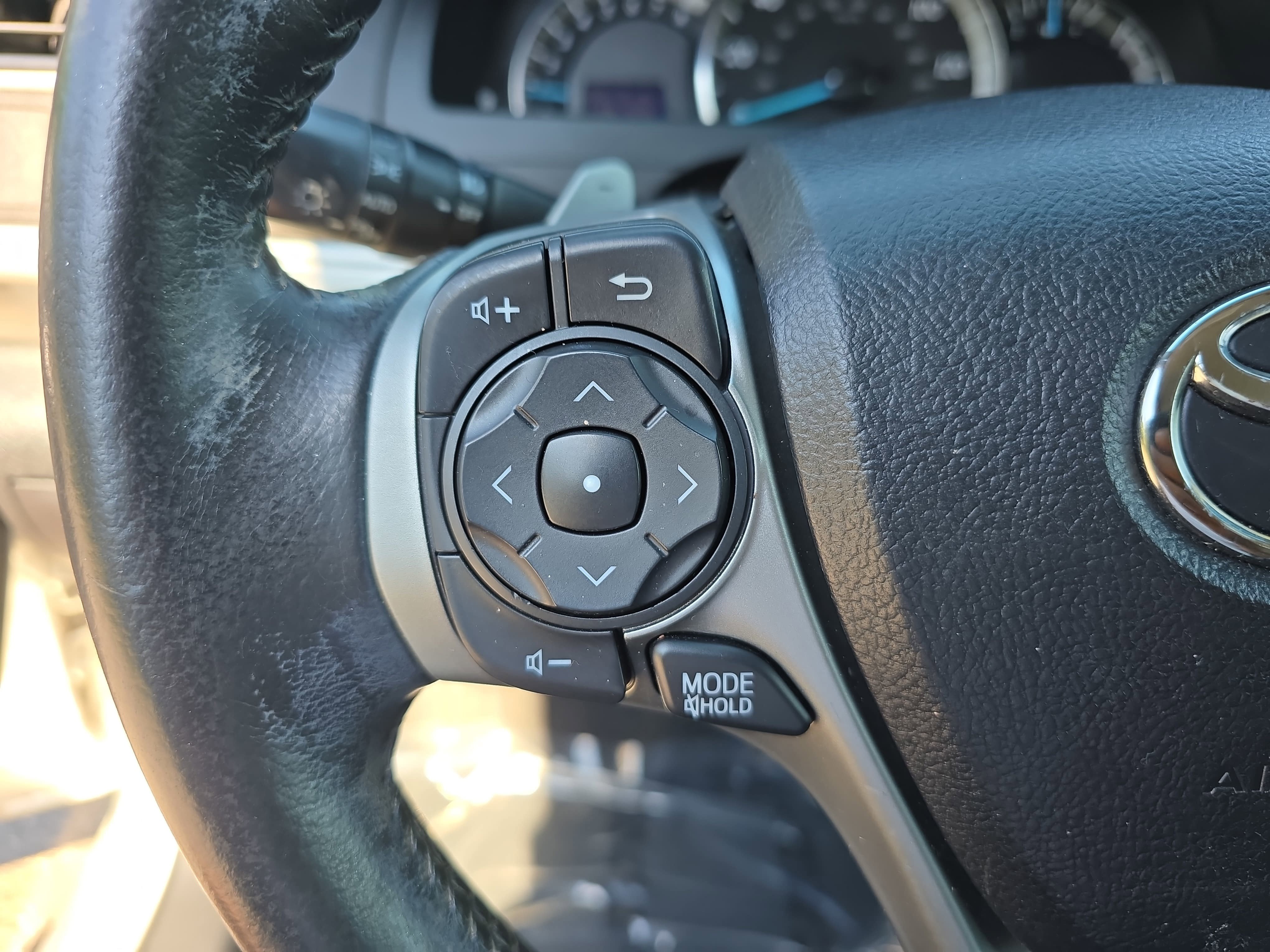 Used 2014 Toyota Camry SE FWD image 19