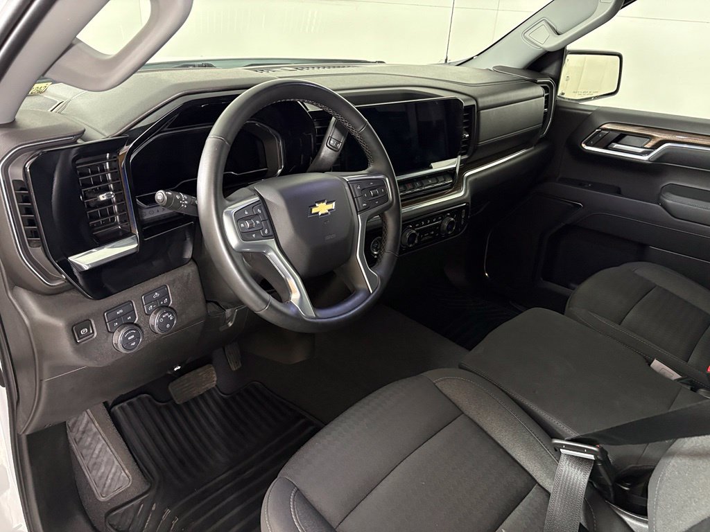 Used 2023 Chevrolet Silverado 1500 LT AWD/4WD image 17