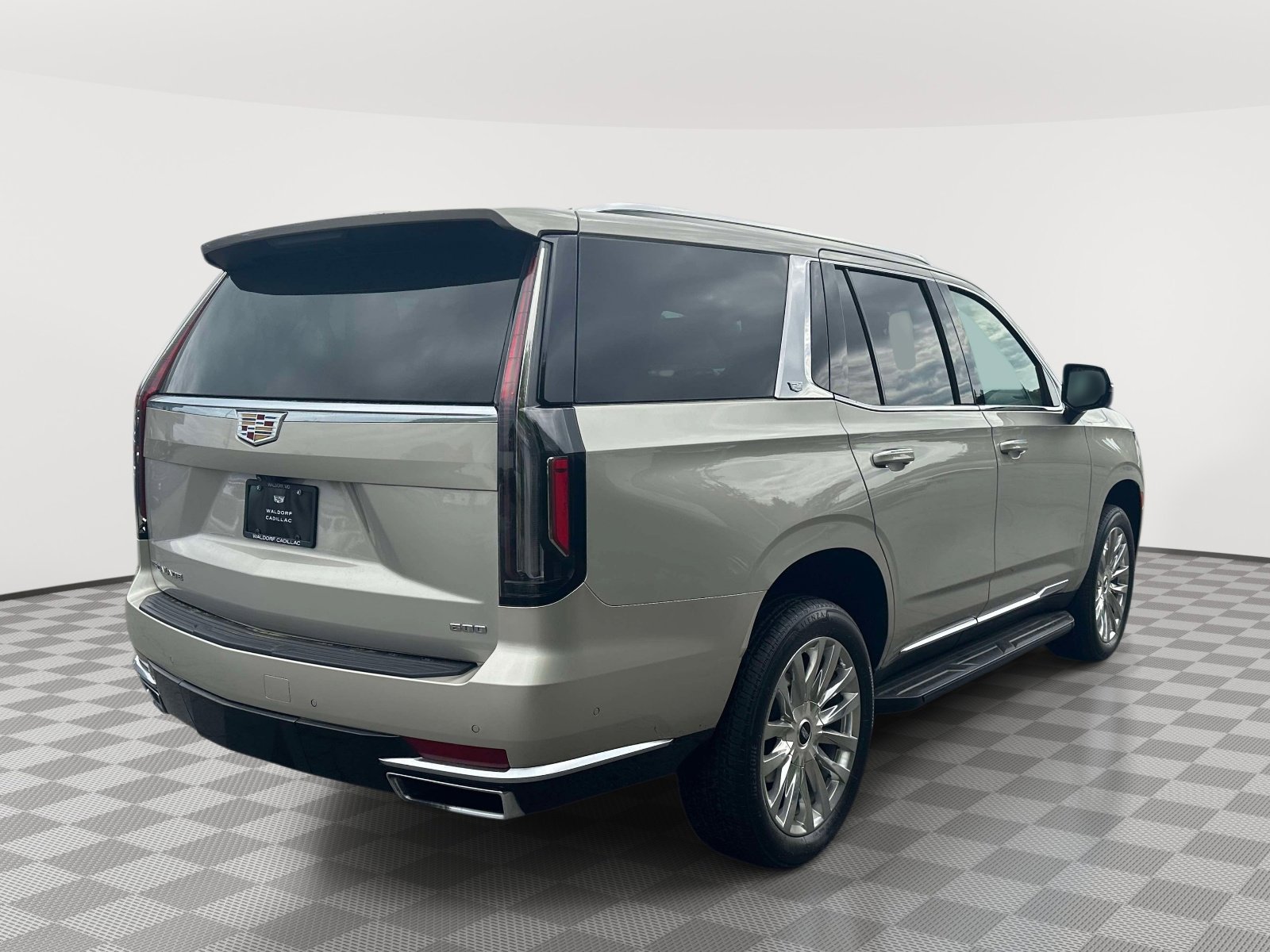 Used 2024 Cadillac Escalade Premium Luxury AWD/4WD image 6