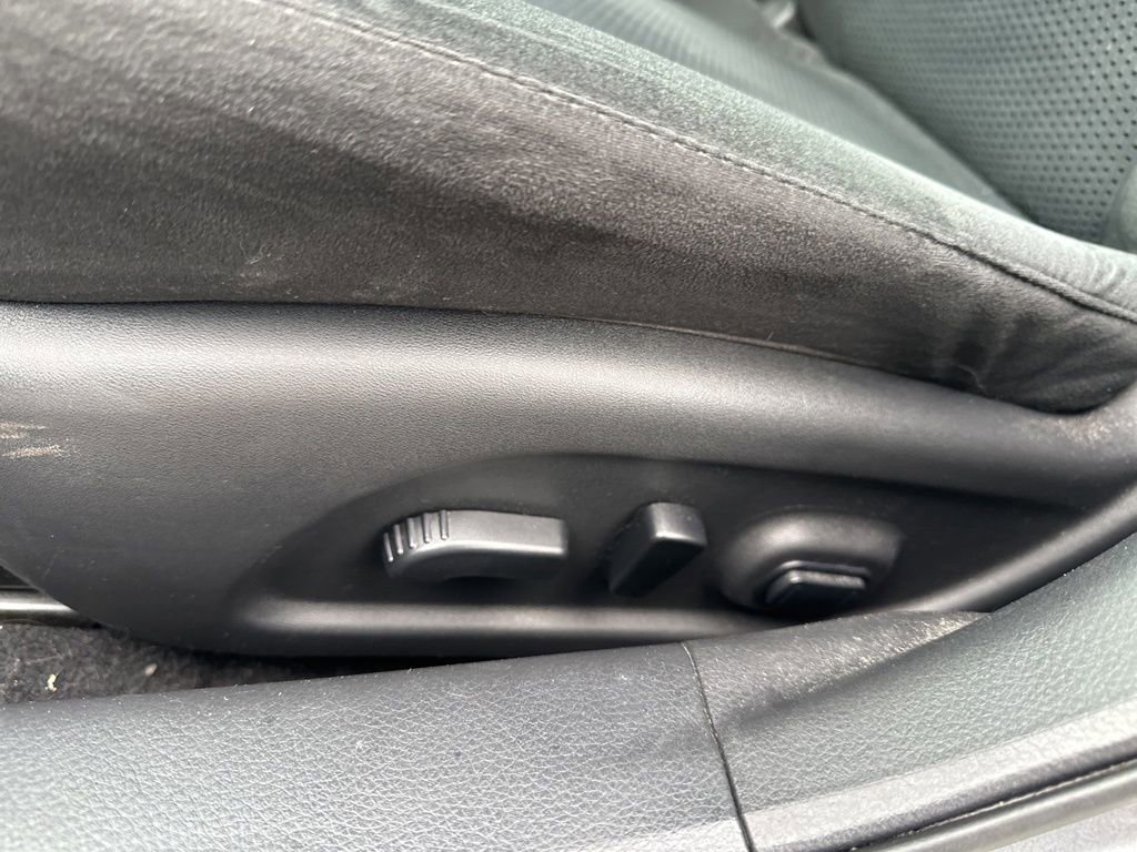 Used 2015 Nissan Altima 2.5 SV w/ Convenience Package image 16