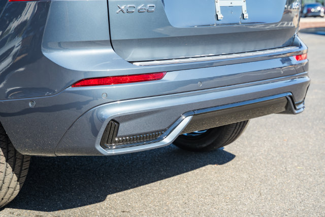 New 2027 Volvo XC60 B5 Plus AWD/4WD image 9