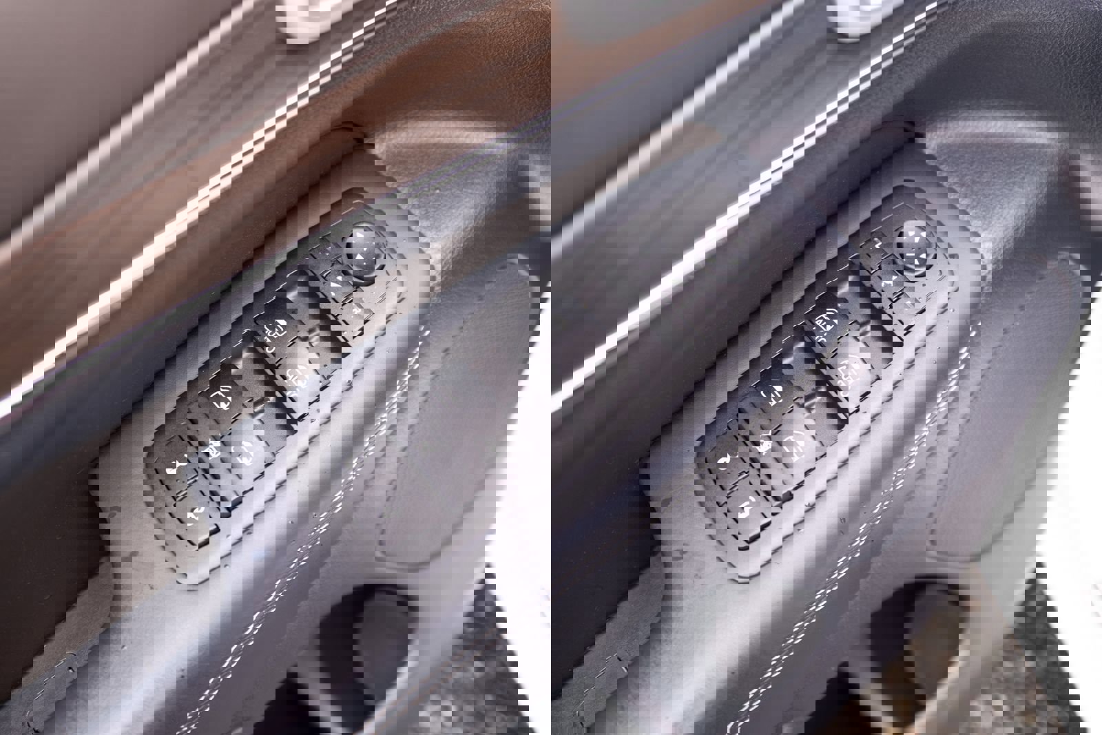 Used 2014 Jeep Grand Cherokee Overland w/ Mopar Chrome Edition Group image 18