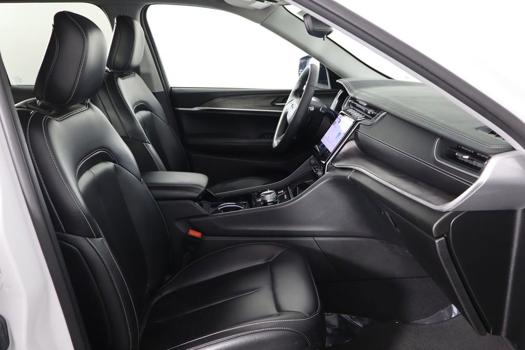 Used 2023 Jeep Grand Cherokee Limited AWD/4WD image 18