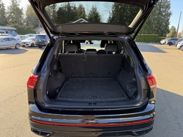 Used 2022 Volkswagen Tiguan SE R-Line image 27