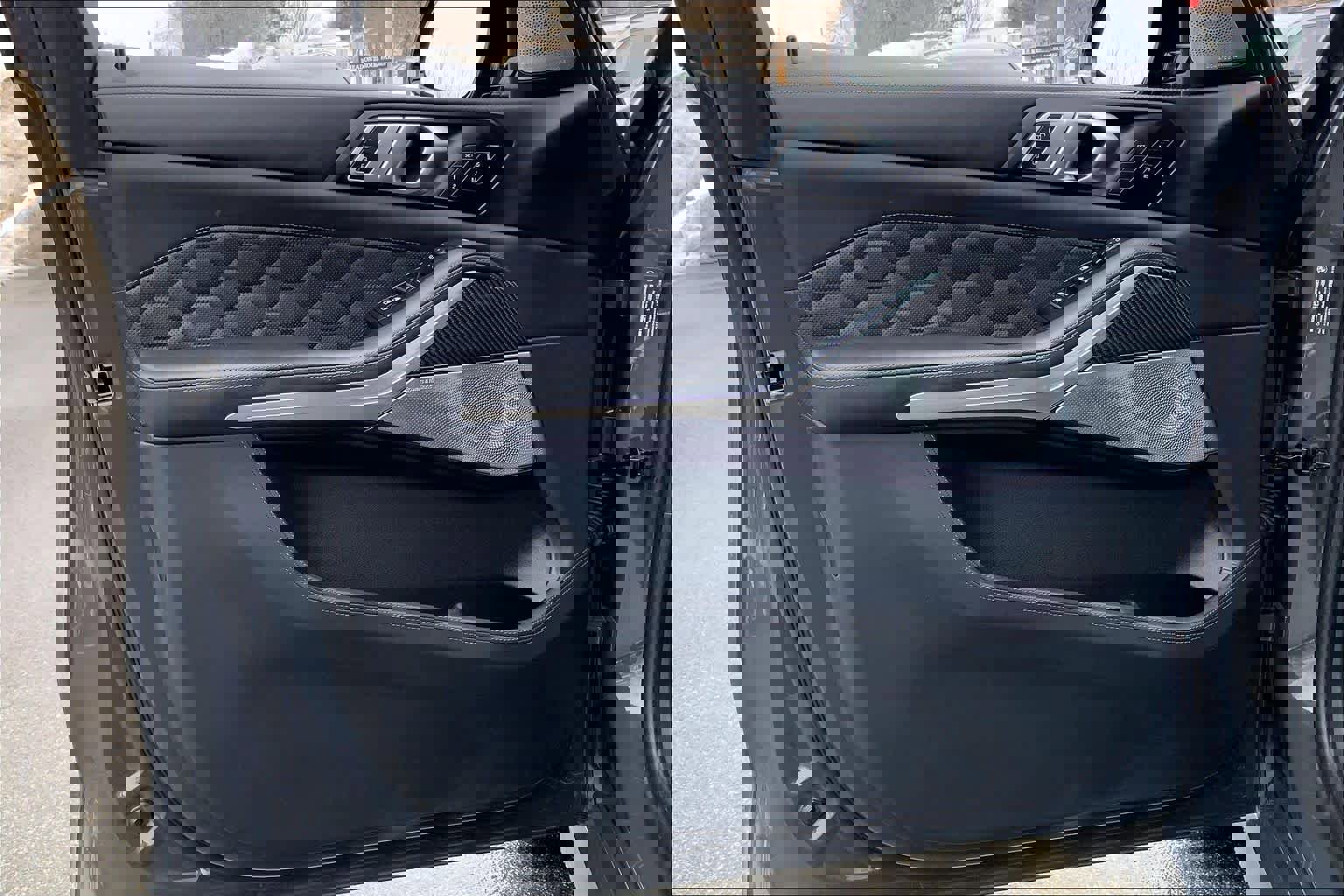 Used 2025 BMW X5 M Competition w/ Executive Package image 21