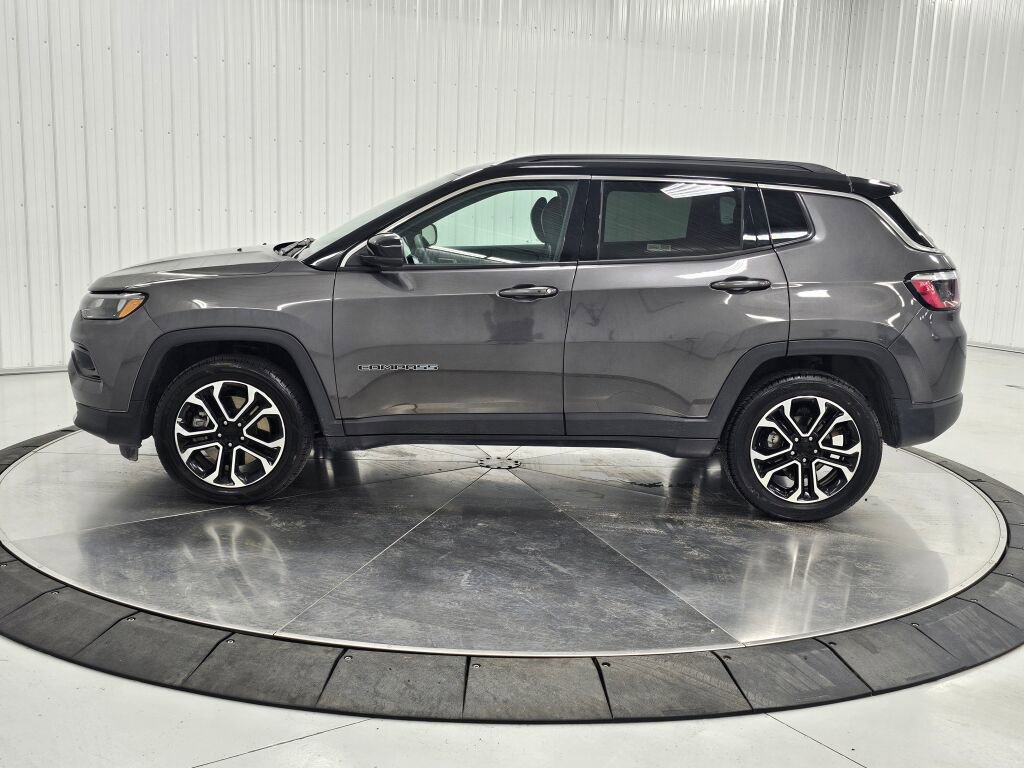 Used 2024 Jeep Compass Limited image 28