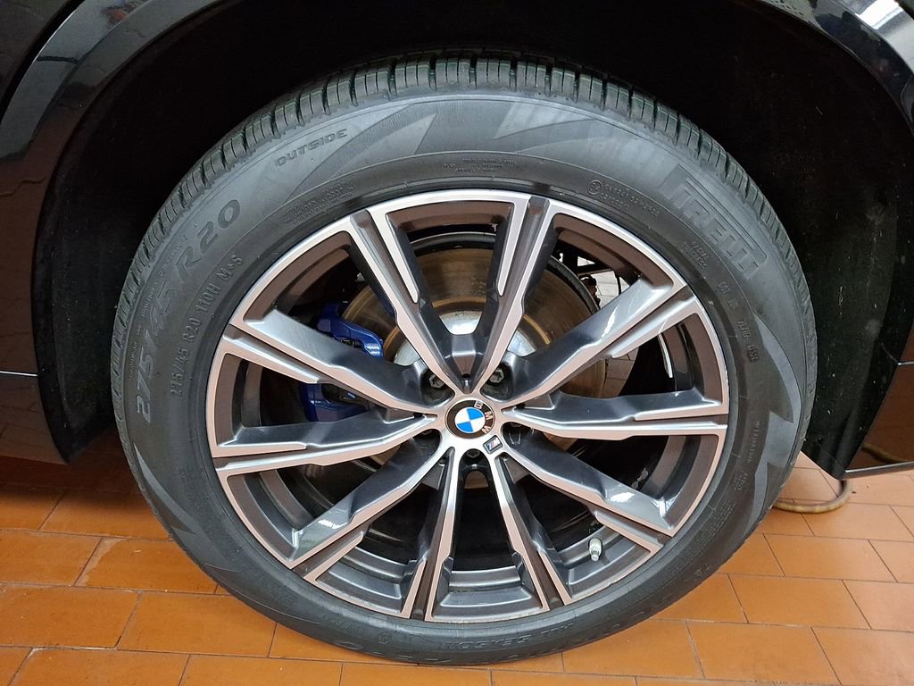 Used 2022 BMW X5 xDrive40i w/ M Sport Package AWD/4WD image 6