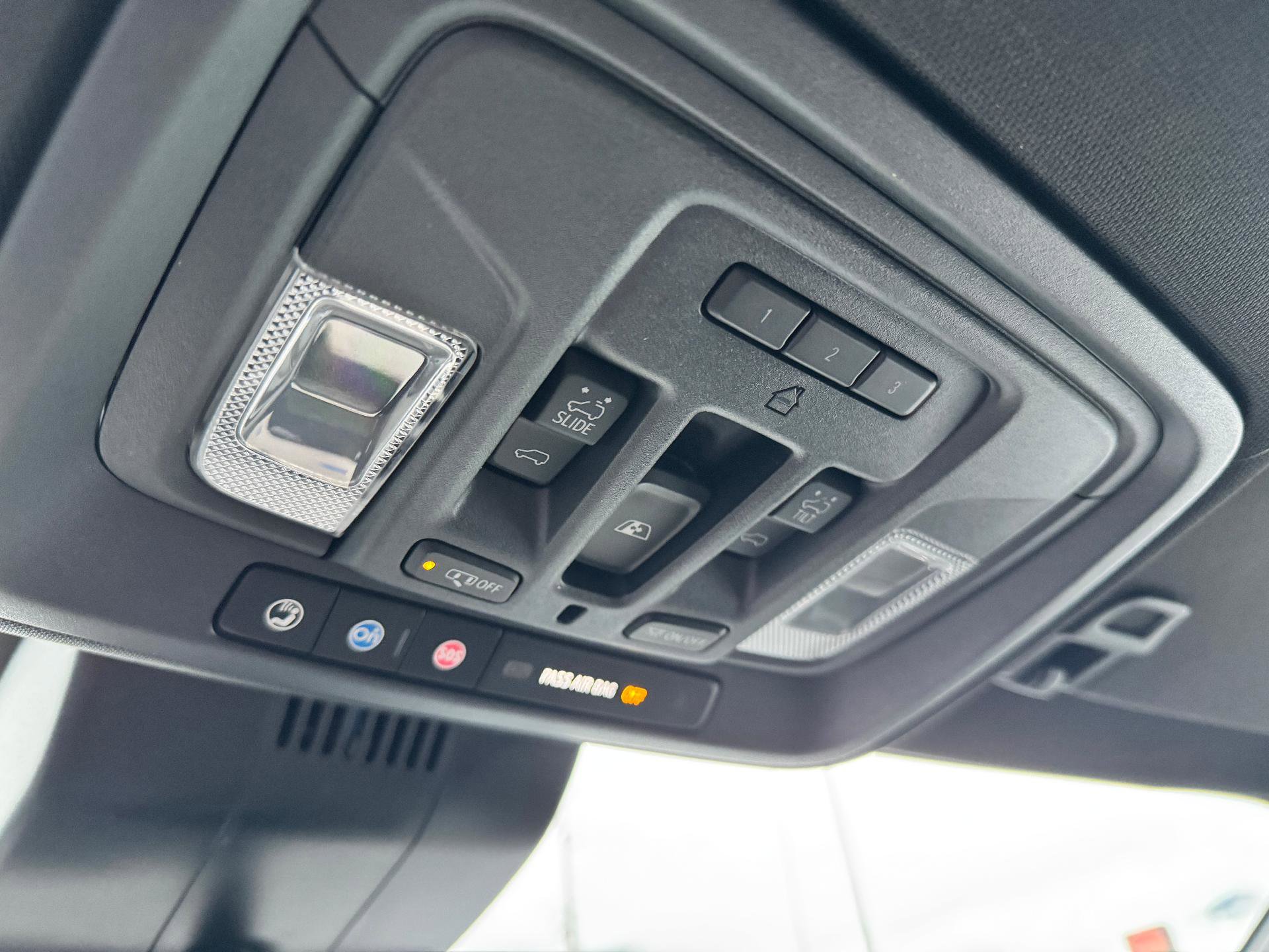 Used 2022 Chevrolet Silverado 1500 ZR2 w/ Technology Package image 36