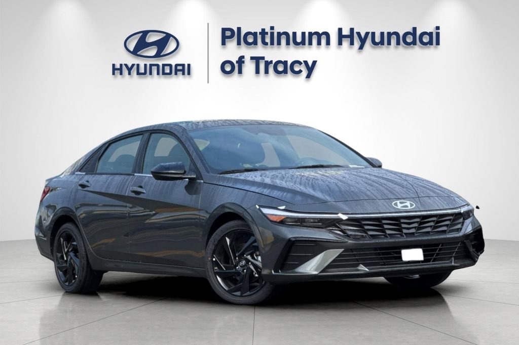 New 2026 Hyundai Elantra SEL Sport Premium FWD image 2