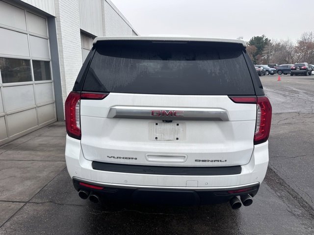 Used 2021 GMC Yukon Denali w/ Denali Premium Package image 4