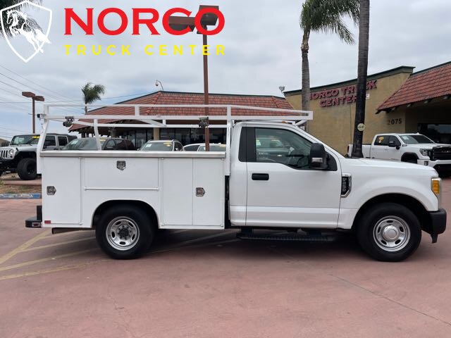 Used 2017 Ford F250 XL w/ Power Equipment Group RWD image 1
