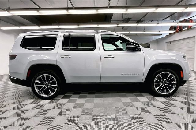 Used 2025 Jeep Wagoneer Series III w/ Premium Group I AWD/4WD image 16