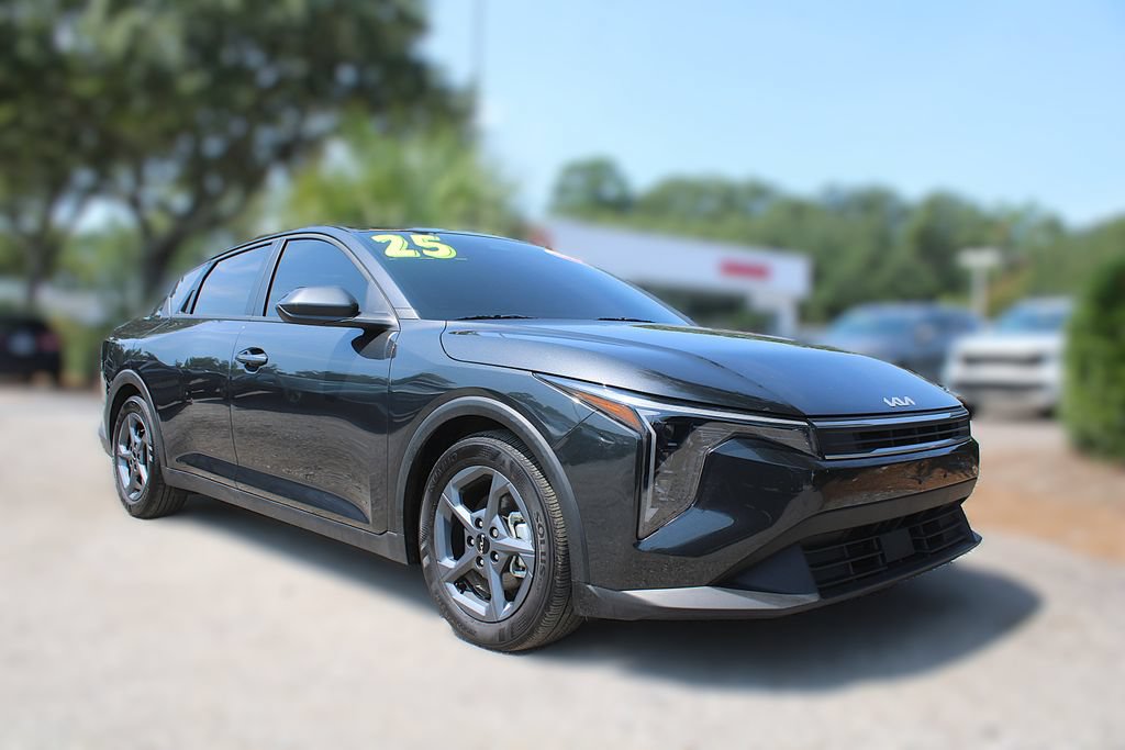 Certified 2025 Kia K4 FWD image 3