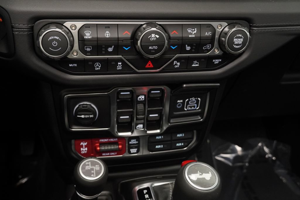 Certified 2026 Jeep Wrangler Unlimited Rubicon image 35