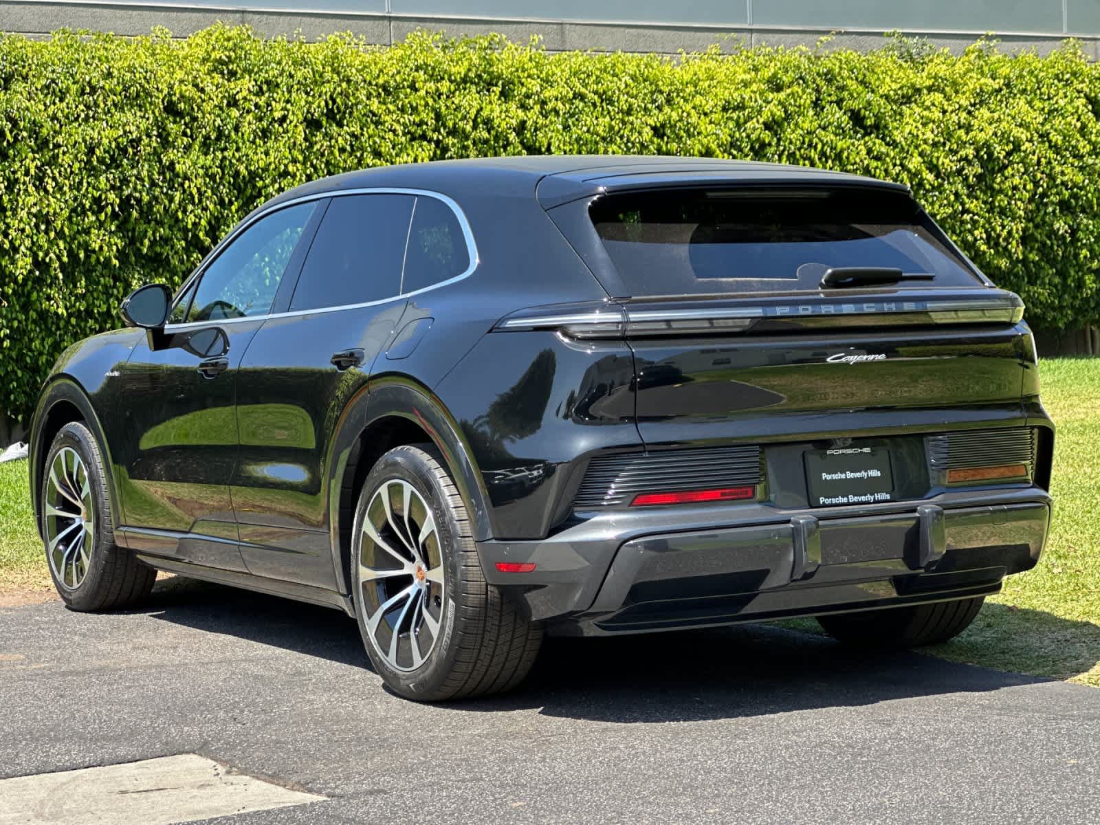 New 2026 Porsche Cayenne Electric AWD/4WD image 3