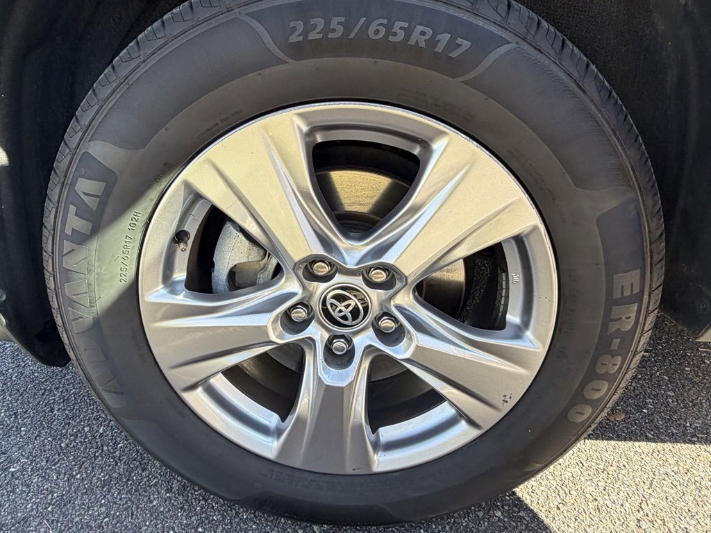 Used 2023 Toyota RAV4 XLE image 29