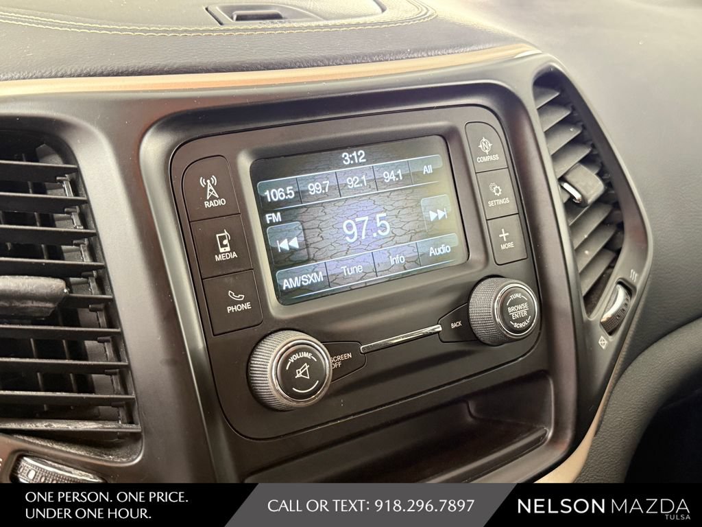 Used 2017 Jeep Cherokee Sport FWD image 25