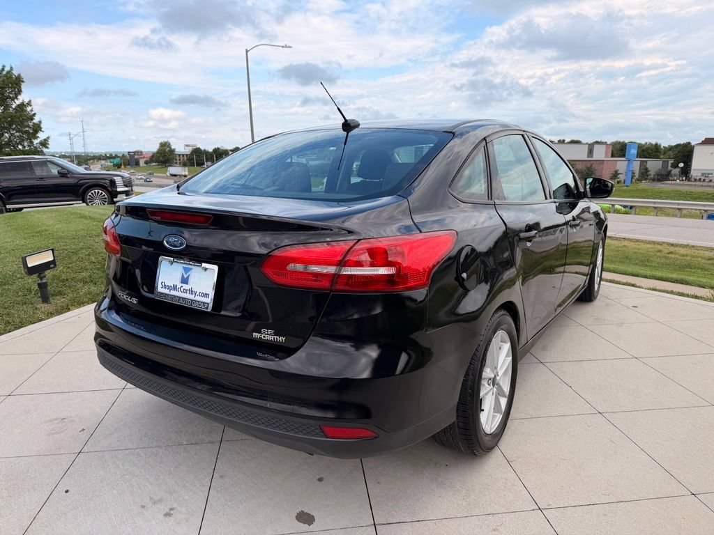 Used 2017 Ford Focus SE w/ Cold Weather Package FWD image 5