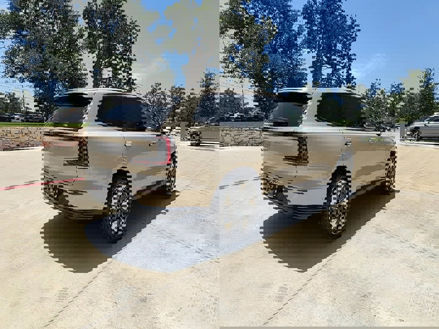 Used 2025 Volvo EX90 Ultra image 6