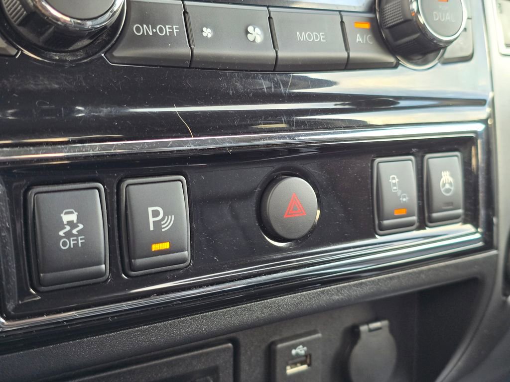 Used 2016 Nissan Titan Platinum Reserve image 29