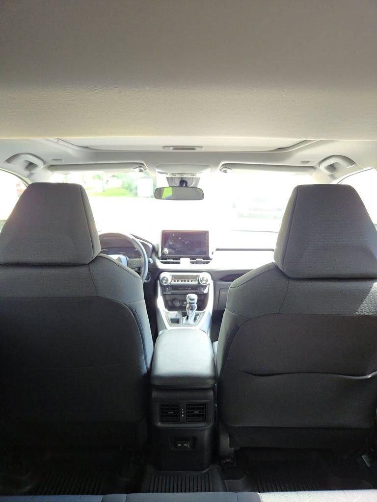 Used 2024 Toyota RAV4 XLE w/ Convenience Package AWD/4WD image 8