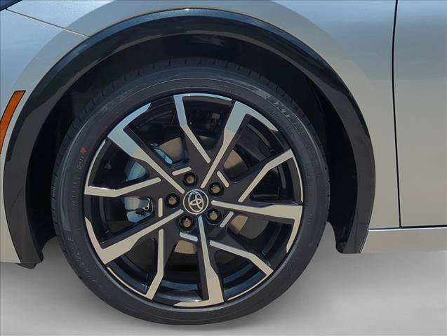 Certified 2025 Toyota Prius Plug-In Hybrid FWD image 9