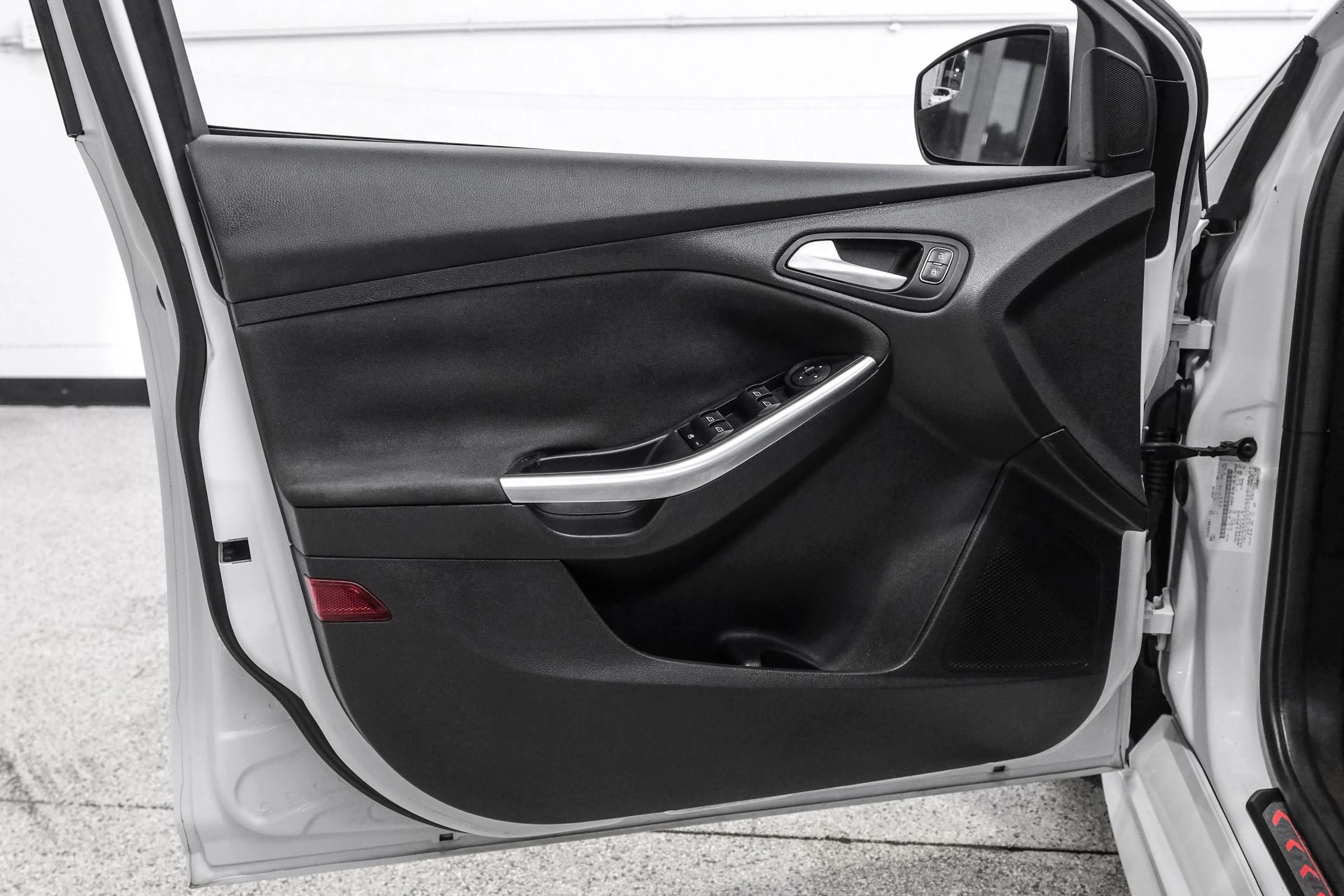Used 2017 Ford Focus ST FWD image 41