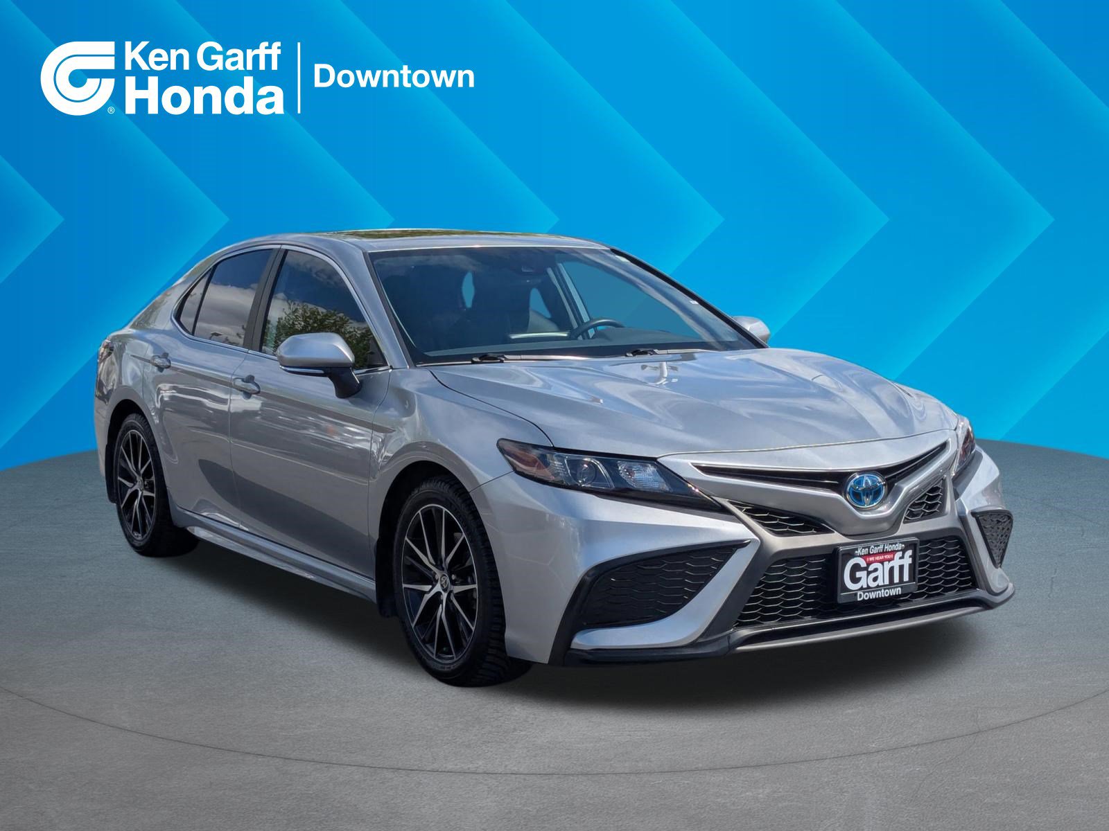 Used 2022 Toyota Camry SE w/ Audio Upgrade Package image 1