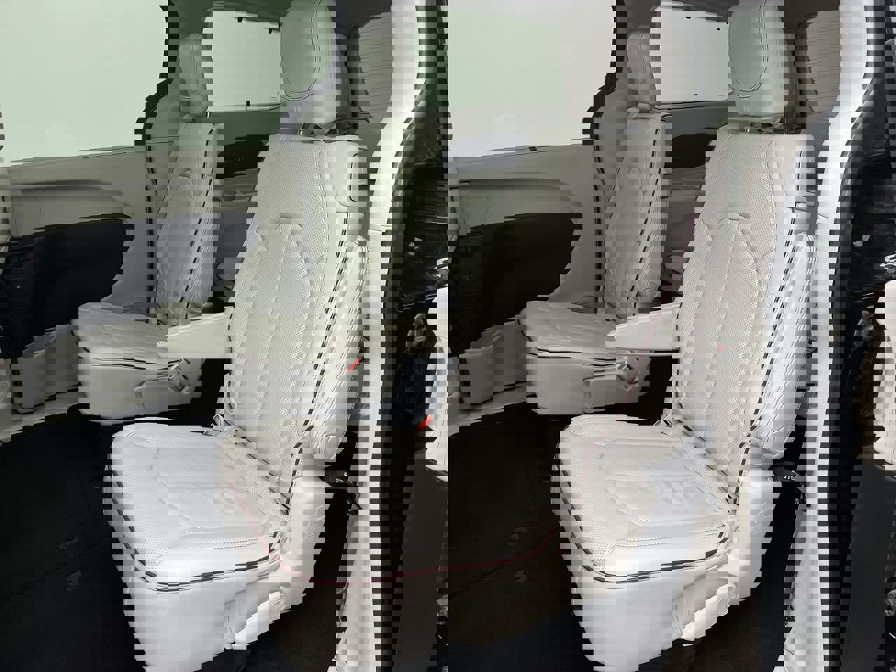 Used 2020 Chrysler Pacifica Limited image 12