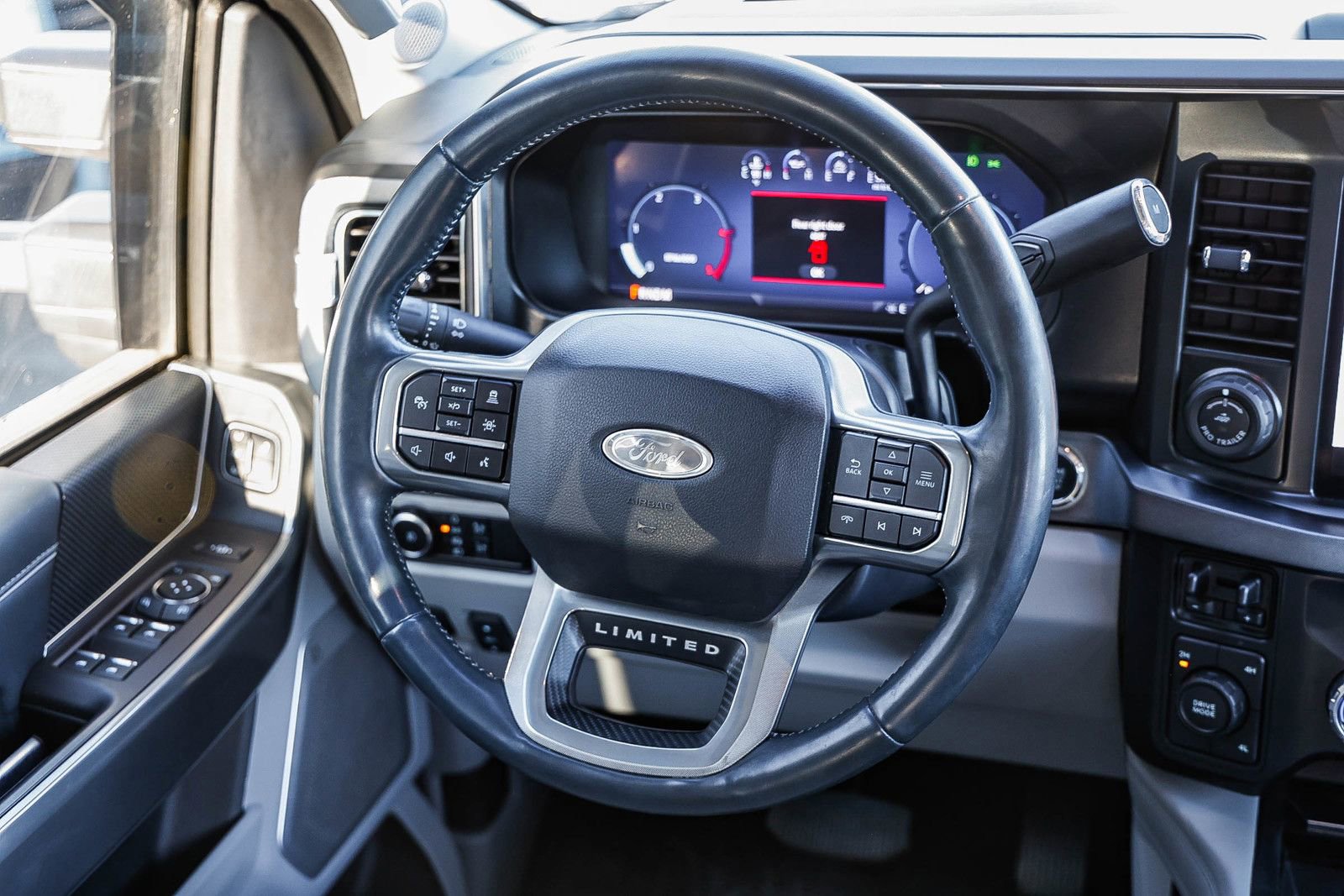 Used 2024 Ford F350 Limited image 13