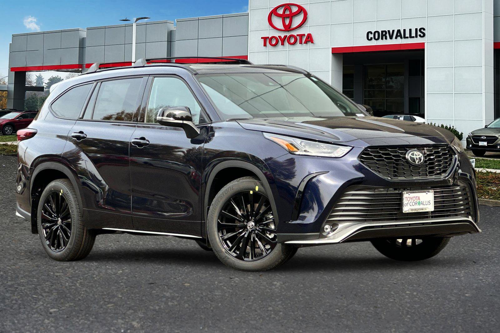 New 2026 Toyota Highlander XSE image 2