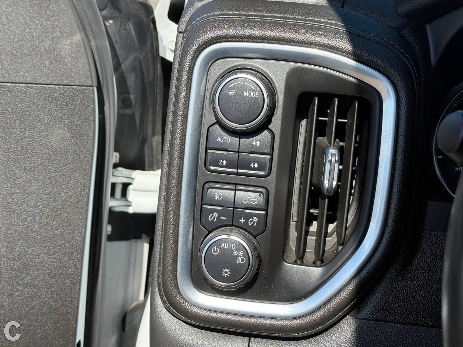 Certified 2021 Chevrolet Silverado 1500 RST AWD/4WD image 31