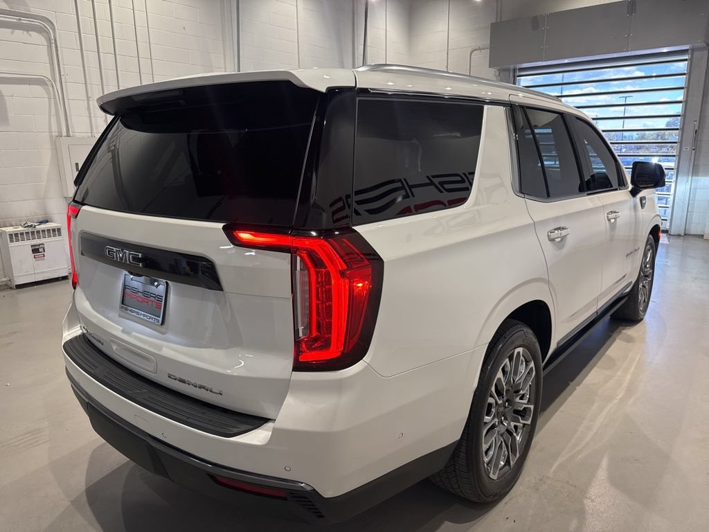 Used 2024 GMC Yukon Denali Ultimate AWD/4WD image 7