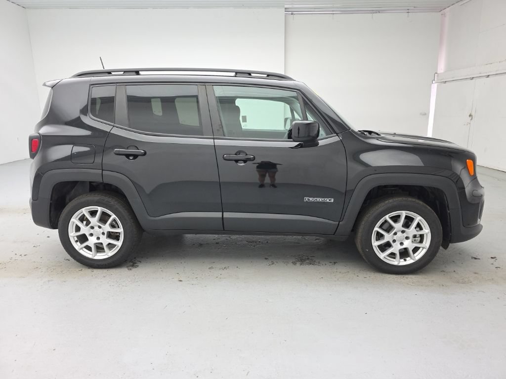 Used 2021 Jeep Renegade Latitude w/ Convenience Group AWD/4WD image 13