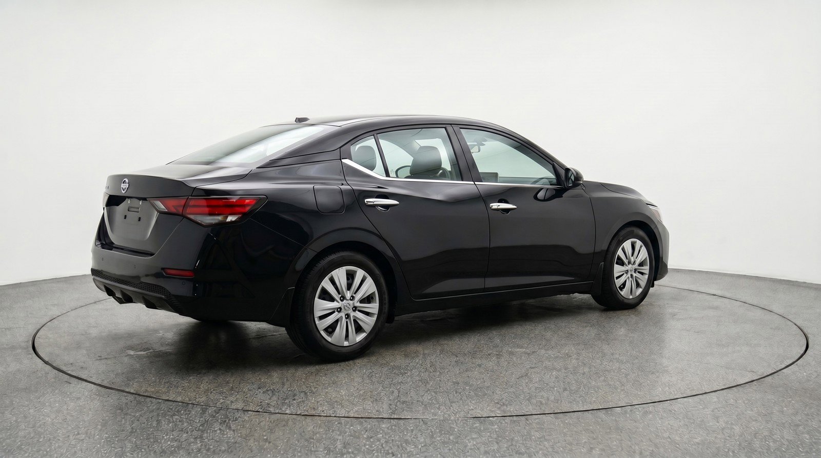 Used 2025 Nissan Sentra S FWD image 9