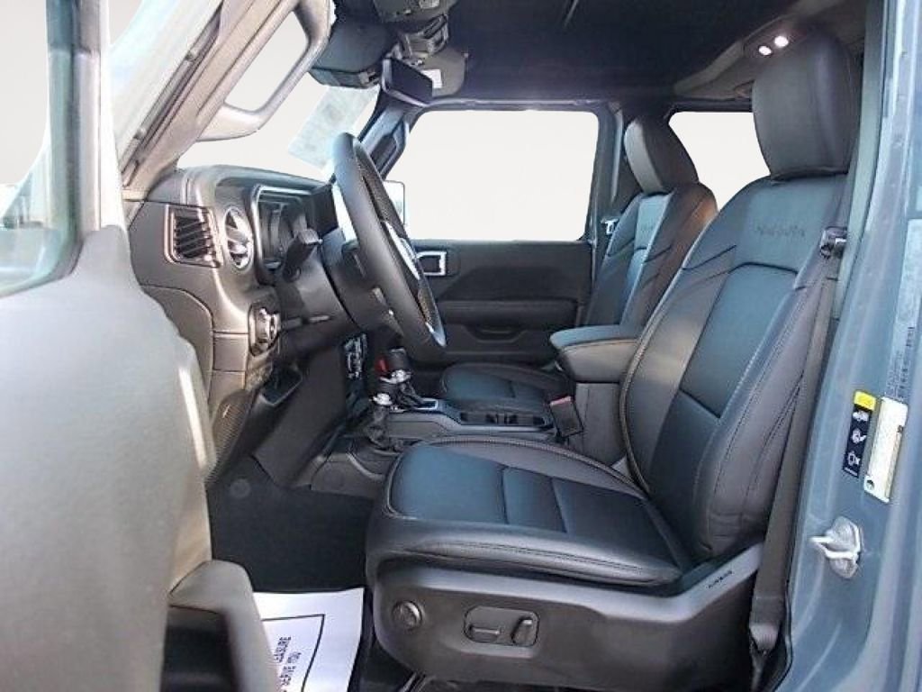 Used 2024 Jeep Wrangler Sahara w/ Technology Group image 10