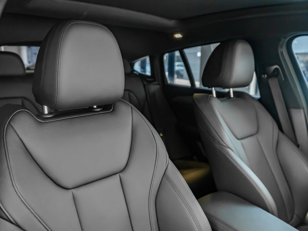 Used 2021 BMW X4 xDrive30i w/ Premium Package 3 image 32