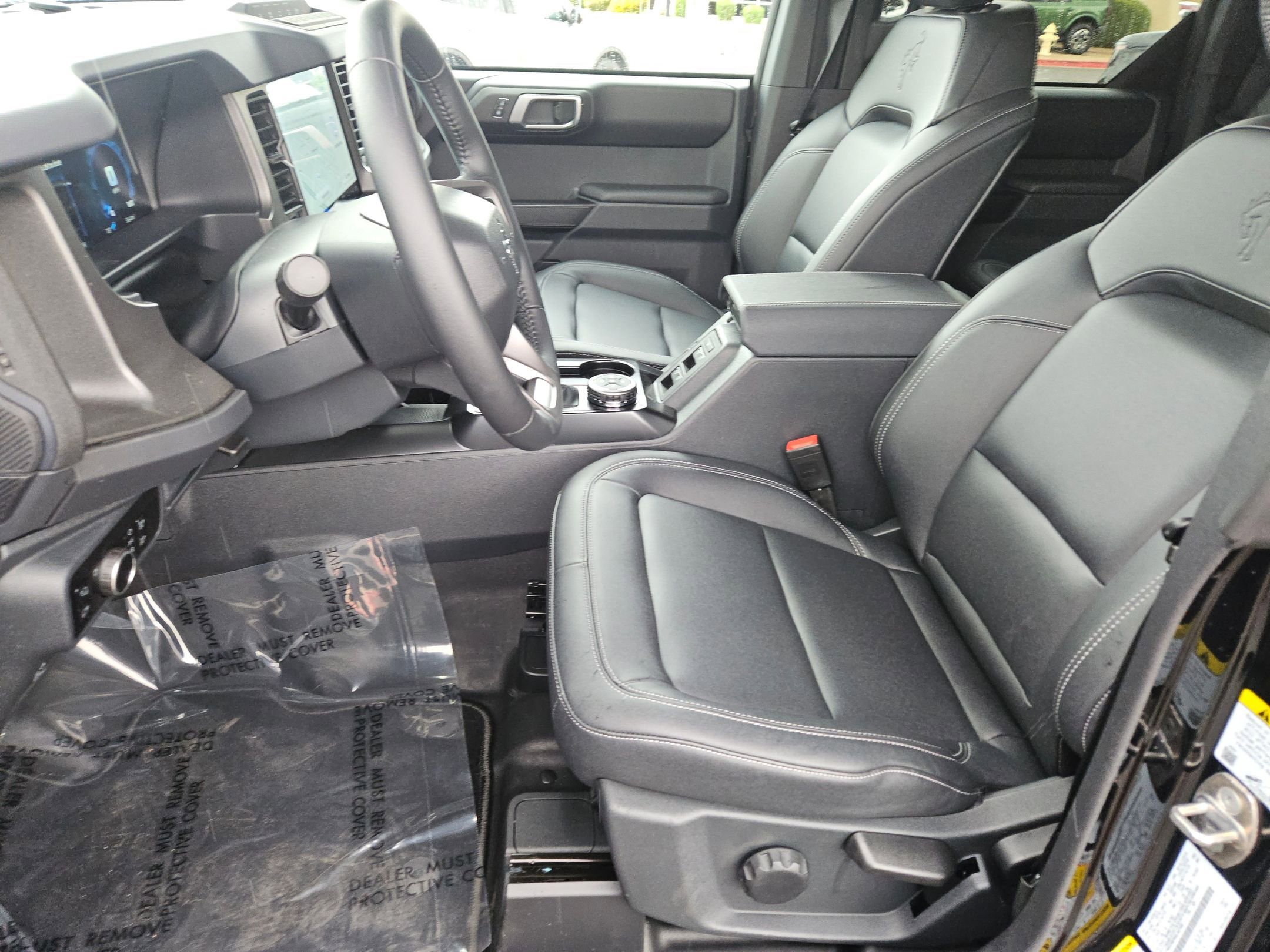 New 2025 Ford Bronco Badlands image 14