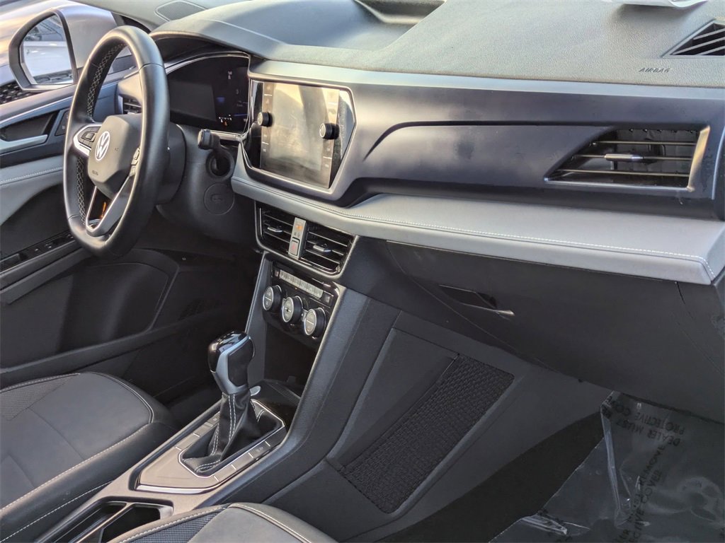 Used 2024 Volkswagen Taos SE image 31