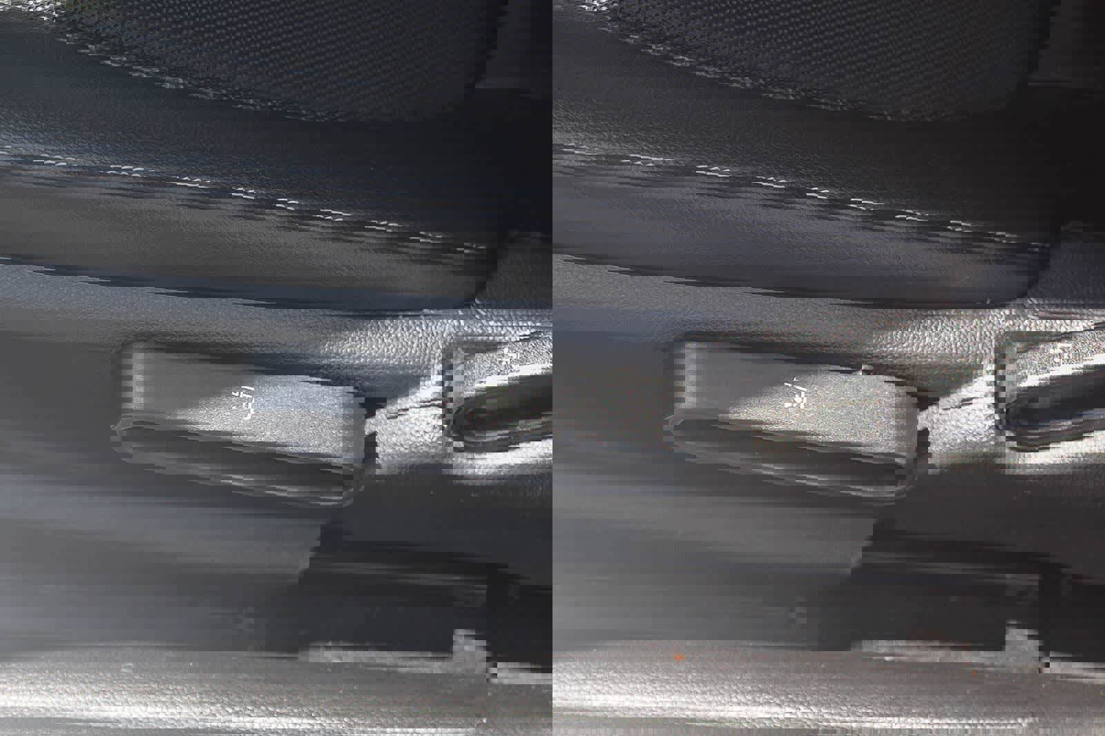 Used 2017 MINI Cooper 2-Door Hardtop image 27